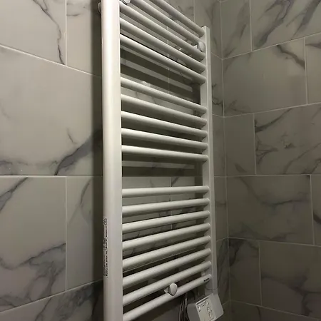 Le Soleil A 7 Min Du Metro Lägenhet *